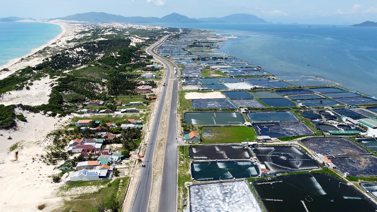 Khánh Hòa ưu tiên thu hút dự án tỷ USD vào Khu kinh tế Vân Phong