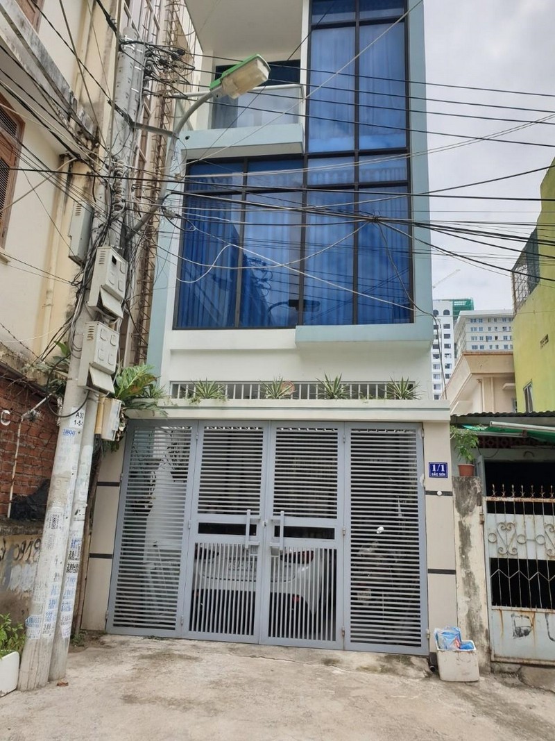 Bán nhà phố hẻm Ô tô đường Bắc Sơn, Nha Trang, cách biển 100m.